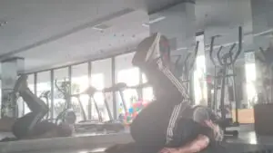 shows a still image from my Reverse Crunch video -