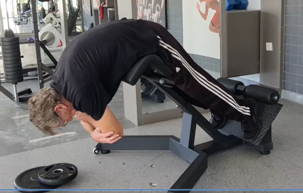 showing the Hyperextension lower position